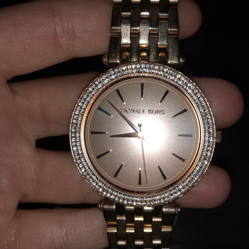 Rose gold Michael Kors watch - Picture 3 of 7
